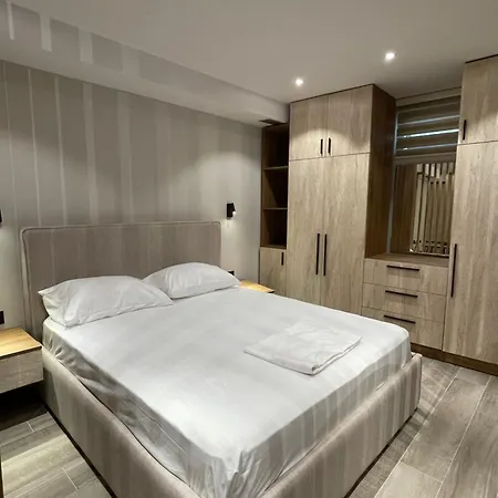 Elite Apartment *